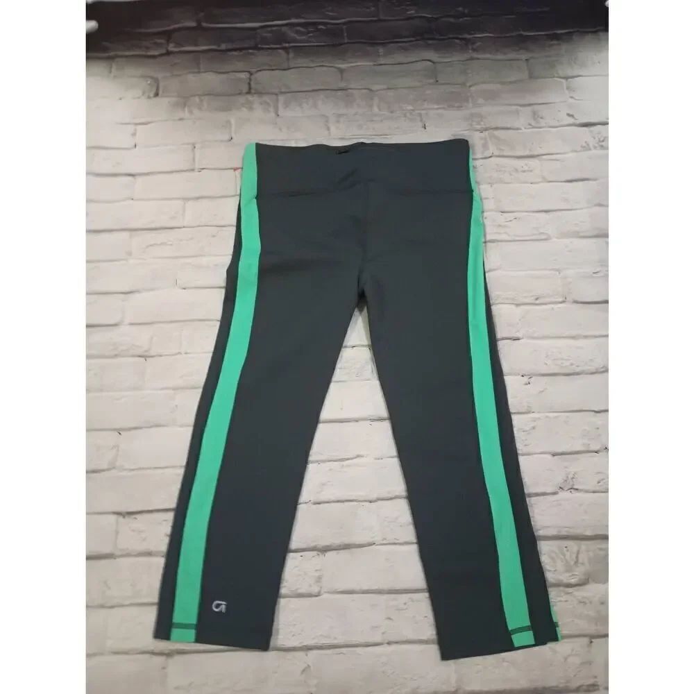 Gray & green capri - Picture 2 of 5
